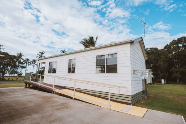 Bargara_Open-Plan-Access-Cabin_Exterior_01