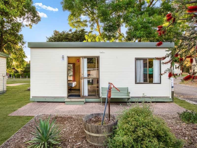 Exterior of a Budget Cabin at Breeze Holiday Parks - Grampians