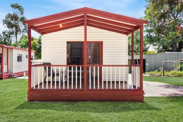 Exterior of a Deluxe Cabin at Breeze Holiday Parks - Grampians