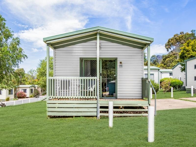 Exterior of a Deluxe Park Cabin at Breeze Holiday Parks - Halls Gap