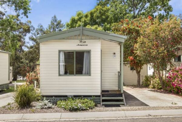 Exterior of a Superior Queen Cabin at Breeze Holiday Parks - Halls Gap