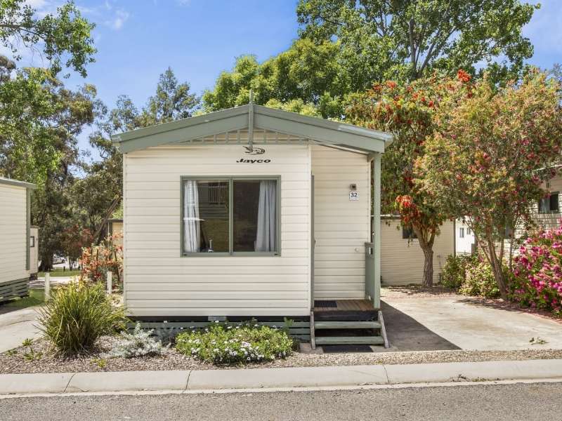 Exterior of a Superior Queen Cabin at Breeze Holiday Parks - Halls Gap