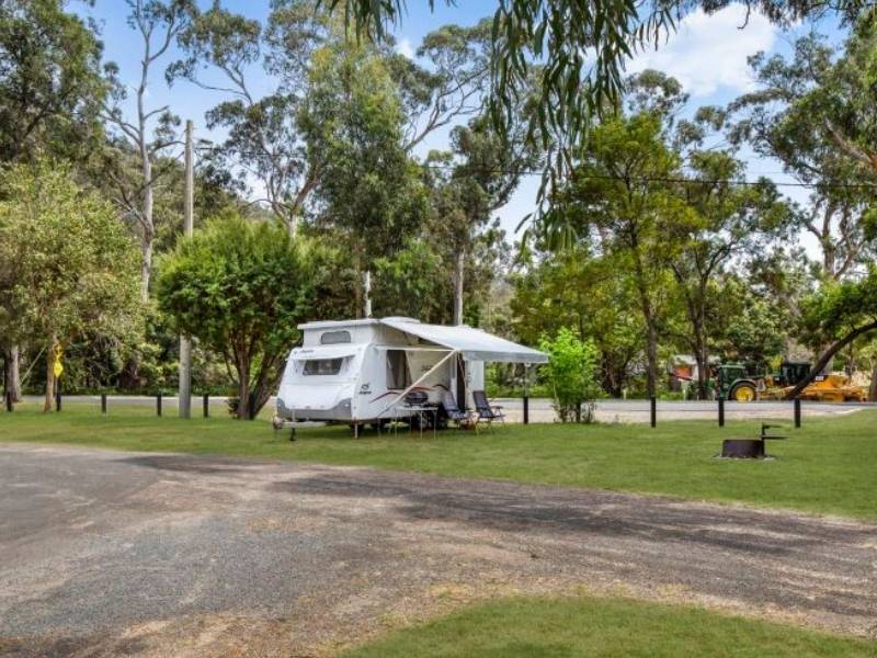 Unpowered site, grass camping sites at Breeze Holiday Parks - Halls Gap