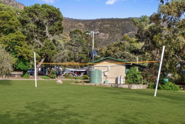 Volleyball court at Breeze Holiday Parks - Halls Gap