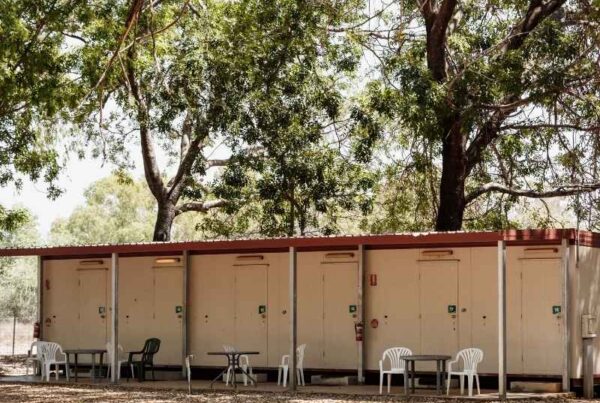 Breeze Holiday Parks - Katherine, Bunkhouse exterior