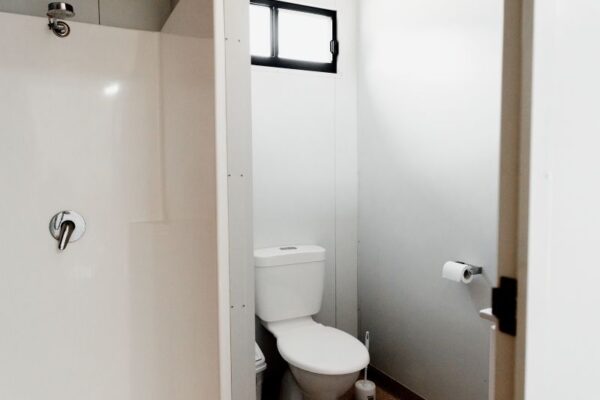 Bathroom of Two-Bedroom Superior Cabin at BIG4 Breeze Holiday Parks - Katherine
