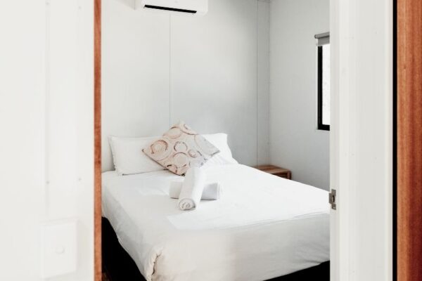 Bedroom of Two-Bedroom Superior Cabin at BIG4 Breeze Holiday Parks - Katherine