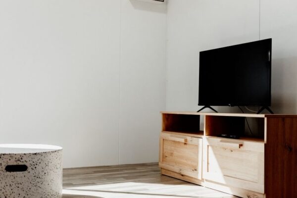 TV in Two-Bedroom Superior Cabin at BIG4 Breeze Holiday Parks - Katherine