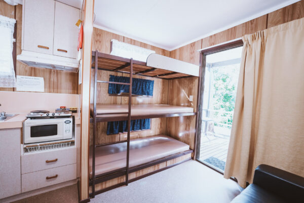 Cania-Gorge_Ensuite-Cabin_Sleeps-4_Bunk-beds_01