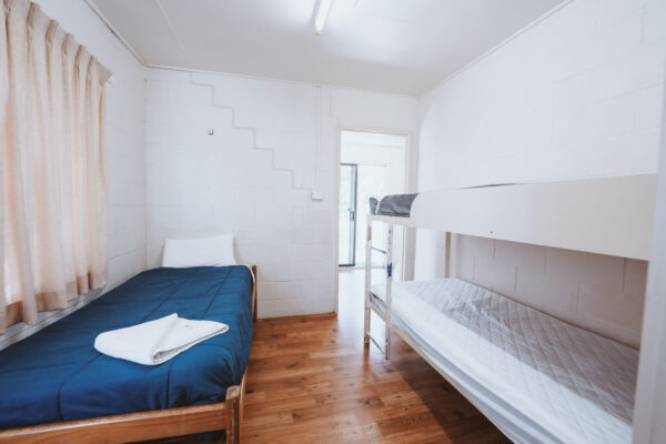 Cania-Gorge_Ensuite-Unit_Sleeps-5_Bedroom-2_01