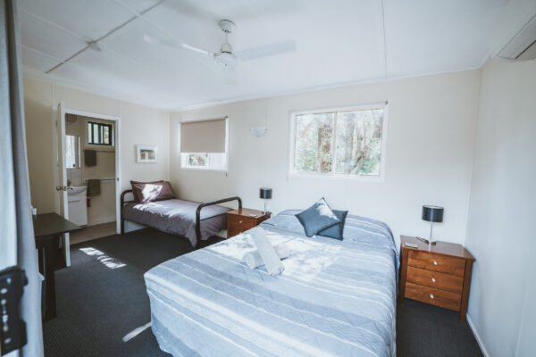 Carnarvon-Gorge_Explorer-Cabin_Sleeps-3_Overview_01