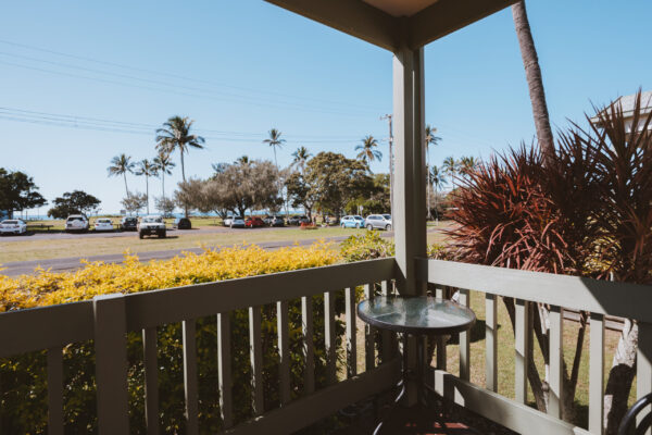 bargara_one-bedroom-cabin_balcony