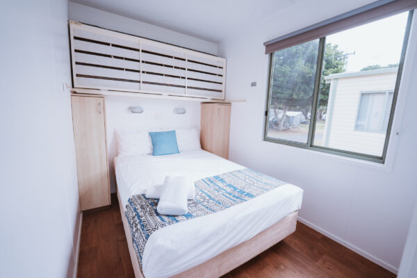 bargara_two-bedroom-cabin_sleeps-7_bedroom-2