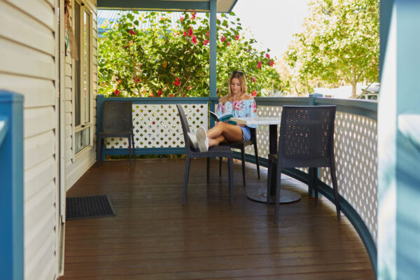 busselton-spa-villa-outdoor-deck