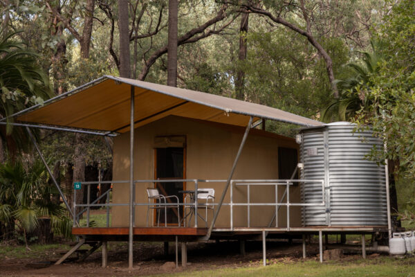 carnarvon-gorge-ensuite-taka-tent-exterior