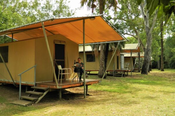 carnarvon-gorge-taka-tent-exterior