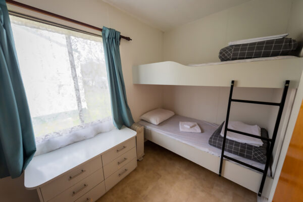 eildon-budget-cabin-bunk-beds