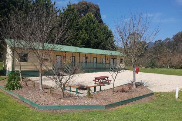 eildon-bunkhouse-exterior