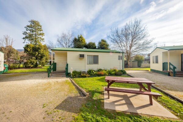 eildon-standard-cabin-exterior