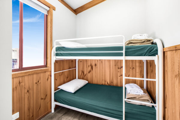 grampians-deluxe-cabin-bunk-beds