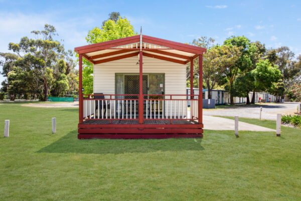 grampians-deluxe-cabin-exterior