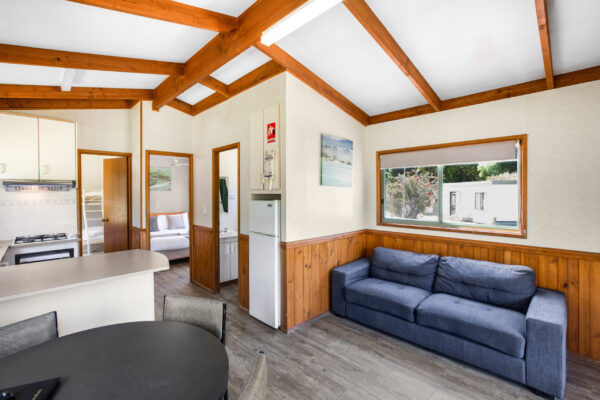 grampians-deluxe-cabin-living-area