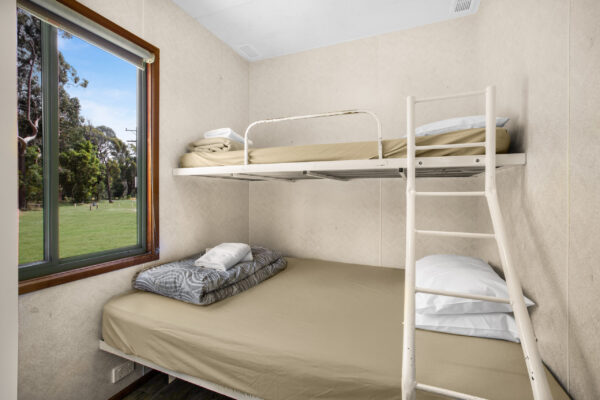 grampians-deluxe-cabin-tri-bunk