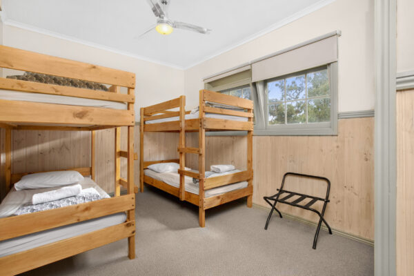 halls-gap-authentic-log-cabin-bunk-beds