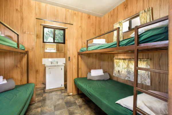 halls-gap-budget-park-cabin-bunk-beds