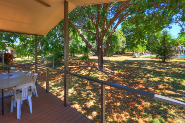 katherine-two-bedroom-cabin-outdoor-setting