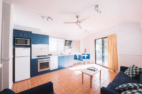 rainbow-beach-two-bedroom-villa-living-area-kitchen